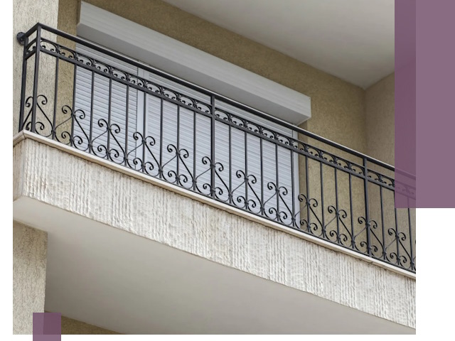 Балконные ограждения из металла и стекла в Рязани для домов