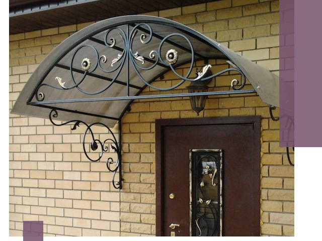 Изготовление козырьков из металла под ключ в Рязани