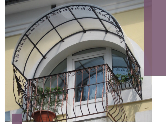 Козырьки над балконом в Рязани — изготовление и монтаж