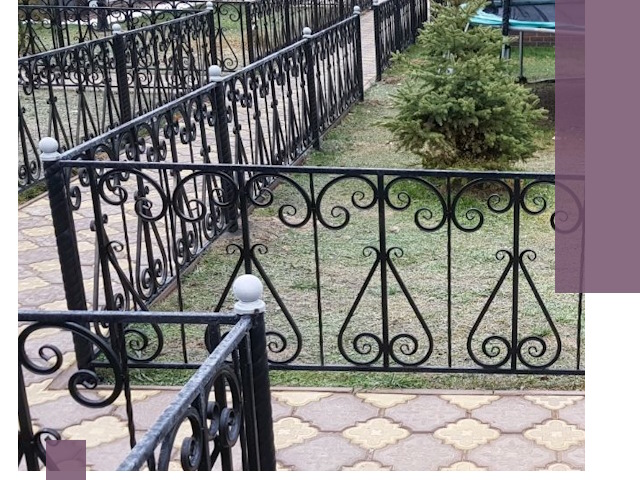 Кованые газонные ограждения под ключ в Рязани